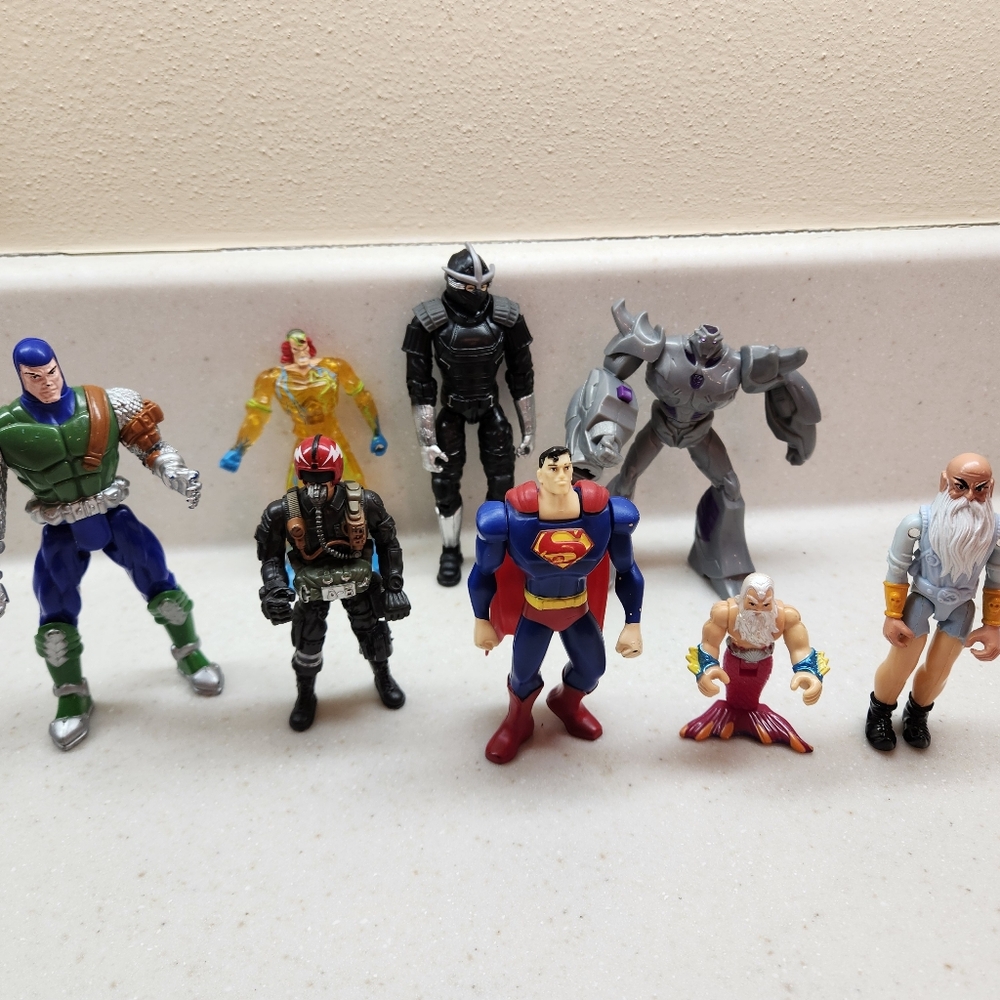 Action figure lot